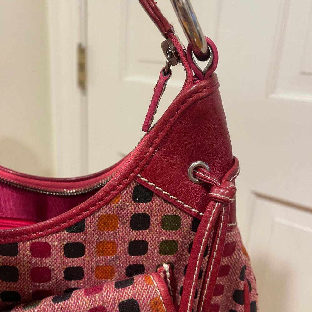 Handbag - Picture 8 of 9